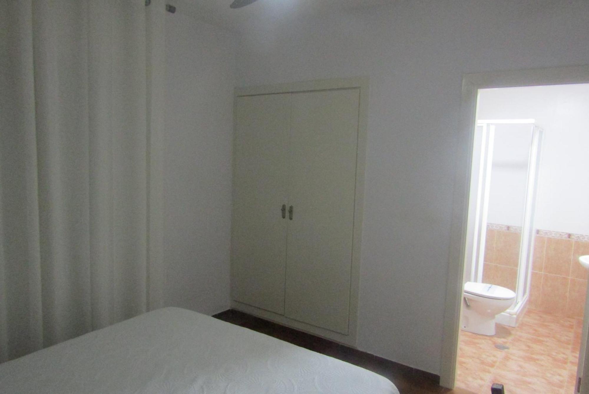 Hostal Andalucia Almuñécar Екстериор снимка